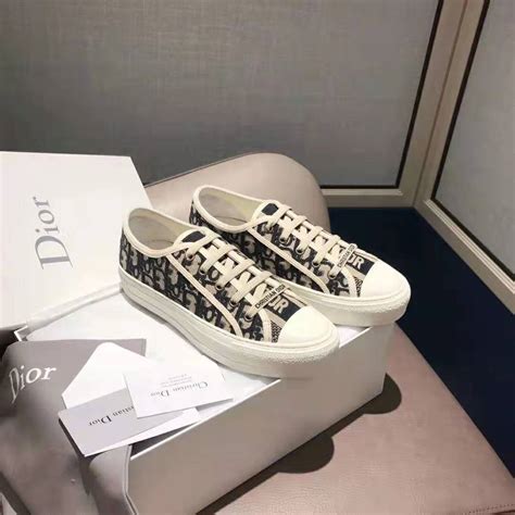 christian dior sneaker prices.